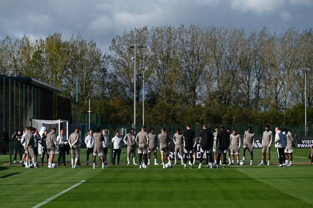 Aston Villa completes preparations for UCL clash against Fenerbahce TAMWORTH, UNITED KINGDOM - OCTOBER 13: Aston Villa team completes its preparations for the UEFA Champions League second matchday against Fenerbahce with a training session at the Bodymoor Heath Training Ground, in Tamworth, United Kingdom on October 13, 2026. Rasid Necati Aslim Anadolu Tamworth United Kingdom. Editorial use only. Please get in touch for any other usage.  Copyright: x2026xAnadoluxRasidxNecatixAslimx