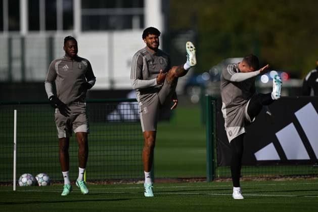 Aston Villa completes preparations for UCL clash against Fenerbahce TAMWORTH, UNITED KINGDOM - OCTOBER 13: Aston Villa team completes its preparations for the UEFA Champions League second matchday against Fenerbahce with a training session at the Bodymoor Heath Training Ground, in Tamworth, United Kingdom on October 13, 2026. Rasid Necati Aslim Anadolu Tamworth United Kingdom. Editorial use only. Please get in touch for any other usage.  Copyright: x2026xAnadoluxRasidxNecatixAslimx