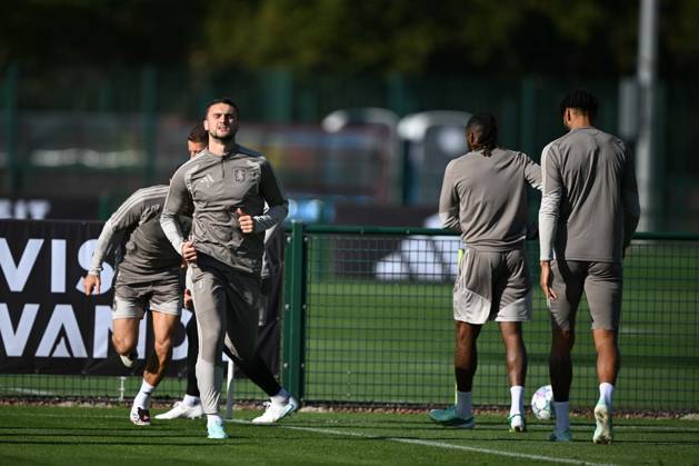 Aston Villa completes preparations for UCL clash against Fenerbahce TAMWORTH, UNITED KINGDOM - OCTOBER 13: Aston Villa team completes its preparations for the UEFA Champions League second matchday against Fenerbahce with a training session at the Bodymoor Heath Training Ground, in Tamworth, United Kingdom on October 13, 2026. Rasid Necati Aslim Anadolu Tamworth United Kingdom. Editorial use only. Please get in touch for any other usage.  Copyright: x2026xAnadoluxRasidxNecatixAslimx