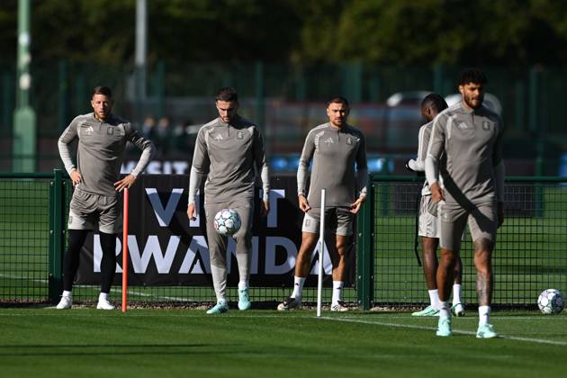 Aston Villa completes preparations for UCL clash against Fenerbahce TAMWORTH, UNITED KINGDOM - OCTOBER 13: Aston Villa team completes its preparations for the UEFA Champions League second matchday against Fenerbahce with a training session at the Bodymoor Heath Training Ground, in Tamworth, United Kingdom on October 13, 2026. Rasid Necati Aslim Anadolu Tamworth United Kingdom. Editorial use only. Please get in touch for any other usage.  Copyright: x2026xAnadoluxRasidxNecatixAslimx