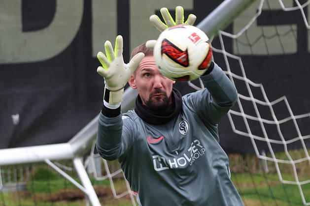 13.10.2026, xrekx, Fussball 1.Bundesliga , SV Elversberg - Training v.l. Frank Lehmann (SV 07 Elversberg) St. Ingbert