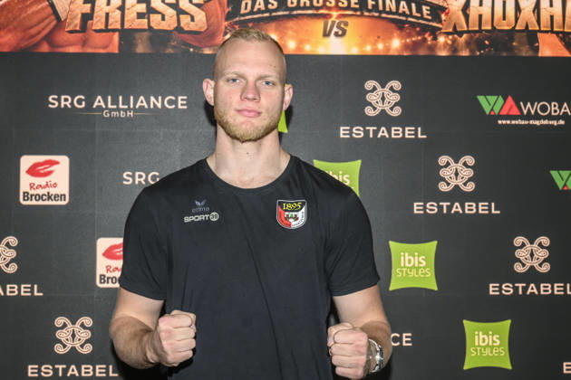 im Bild v.l.: Paul Schmidt, Boxer, GER, Magdeburg, SES, Erste Pressekonferenz vor der SES-Box-Gala am Samstag, 14. November 2026, Messe Magdeburg, 13.10.2026, Copyright: HMBxMedia UwexKoch