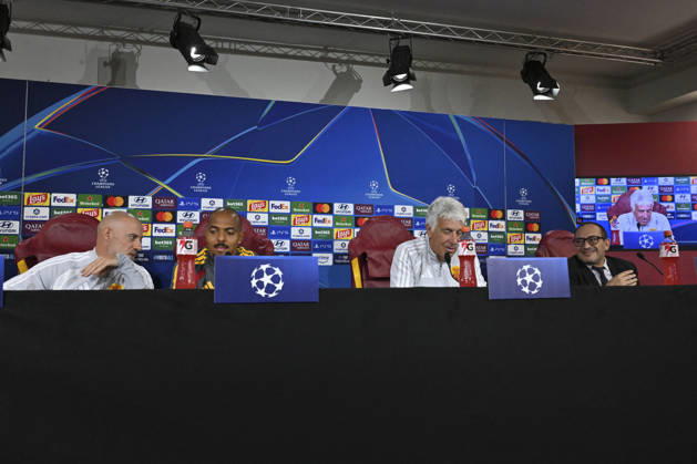 SOCCER - UEFA Champions League - AS Roma - press conference, PK, Pressekonferenz Photo by IPA ABACAPRESS.COM89631936 - Donyell Malen of Roma, Gian Piero Gasperini, head coach of AS Roma, during the 2026–2027 UEFA Champions League match between AS Roma and Real Madrid, at the Trigoria Training Center on October 13, 2026, in Rome, Rome, during the AS Roma press conference and pre-match training session - Real Madrid at the Trigoria Training Center on October 13, 2026, in Rome, Rome. During the AS Roma press conference and training session ahead of the UEFA Champions League soccer match in Rome, Italy, on October 13, 2026 Roma Italy Copyright: xIPAxSport ABACAx