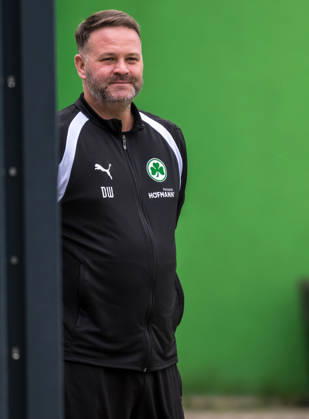 13.10.2026 - Fussball - 2. Bundesliga - Saison 2026 2027 - SpVgg Greuther Fürth Fuerth ( Kleeblatt ) - Training - - xwoxzix - Daniel Wiegand ( Team-Koordinator Zeugwart SpVgg Greuther Fürth )