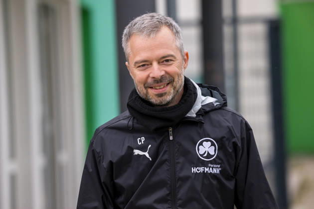 13.10.2026 - Fussball - 2. Bundesliga - Saison 2026 2027 - SpVgg Greuther Fürth Fuerth ( Kleeblatt ) - Training - - xwoxzix - Christoph Porzelt (Physio SpVgg Greuther Fürth )