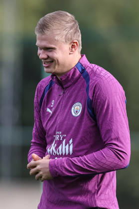 UEFA Champions League press conference, PK, Pressekonferenz and open training Matchday 2 of 8 Manchester City v Paris Saint-Germain Erling Haaland of Manchester City in the training session during the UEFA Champions League press conference and open training Matchday 2 of 8 Manchester City vs Paris Saint-Germain at City Football Academy, Manchester, United Kingdom on 13 October 2026 (Photo by Mark Cosgrove News Images) Manchester City Football Academy Greater Manchester United, ManU Kingdom Copyright: xMarkxCosgrove NewsxImagesx