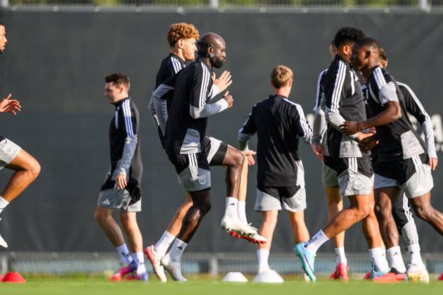 SOCCER - UEFA CL, LASK vs Liverpool LINZ,AUSTRIA,13.OCT.26 - SOCCER - UEFA Champions League, Linzer ASK vs Liverpool FC, preview, training LASK. Image shows Samuel Adeniran (LASK).  GEPAxpictures xChristianxMoser