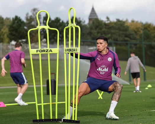 UEFA Champions League press conference, PK, Pressekonferenz and open training Matchday 2 of 8 Manchester City v Paris Saint-Germain Enzo Fernandez of Manchester City in the training session during the UEFA Champions League press conference and open training Matchday 2 of 8 Manchester City vs Paris Saint-Germain at City Football Academy, Manchester, United Kingdom on 13 October 2026 (Photo by Mark Cosgrove News Images) Manchester City Football Academy Greater Manchester United, ManU Kingdom Copyright: xMarkxCosgrove NewsxImagesx