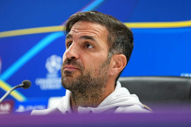 press conference, PK, Pressekonferenz Champions League Como 1907 2026 2027 Rotterdam - Coach Cesc Fabregas of Como 1907 talks during a press conference before the Champions League match against Feyenoord Rotterdam. The press conference is set at Stadion Feijenoord on 13 October 2026 in Rotterdam, Netherlands. (Hero Images Yannick Verhoeven) Copyright: xYannickxVerhoevenx