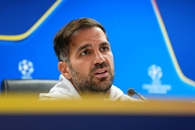 press conference, PK, Pressekonferenz Champions League Como 1907 2026 2027 Rotterdam - Coach Cesc Fabregas of Como 1907 talks during a press conference before the Champions League match against Feyenoord Rotterdam. The press conference is set at Stadion Feijenoord on 13 October 2026 in Rotterdam, Netherlands. (Hero Images Yannick Verhoeven) Copyright: xYannickxVerhoevenx