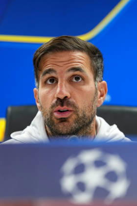 press conference, PK, Pressekonferenz Champions League Como 1907 2026 2027 Rotterdam - Coach Cesc Fabregas of Como 1907 looks on during a press conference before the Champions League match against Feyenoord Rotterdam. The press conference is set at Stadion Feijenoord on 13 October 2026 in Rotterdam, Netherlands. (Hero Images Yannick Verhoeven) Copyright: xYannickxVerhoevenx