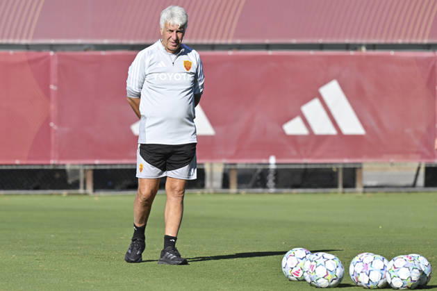 IPA89639265 - Gian Piero Gasperini, head coach of AS Roma, during the UEFA Champions League soccer match between AS Roma and Real Madrid, at a press conference, PK, Pressekonferenz and training session at the Trigoria Training Center on October 13, 2026, in Rome, Italy. During the AS Roma press conference for the UEFA Champions League soccer match in Rome, Italy, on October 13, 2026 Copyright: xRobertoxRamaccia IPAxSportx xx IPA89639265 IPA89639265