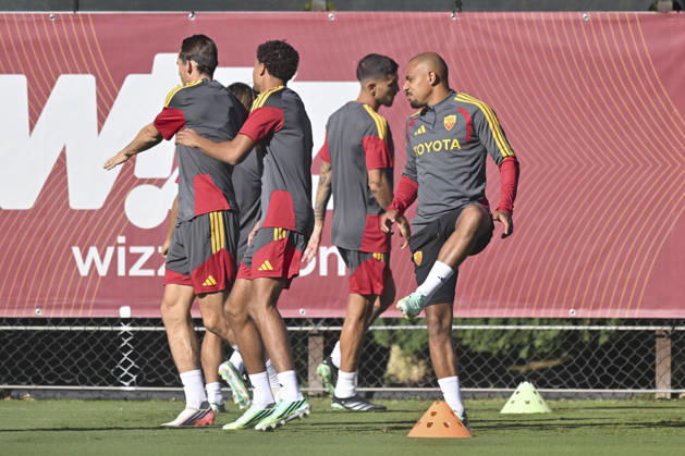 IPA89639269 - Donyell Malen of Roma during a training session ahead of the UEFA Champions League soccer match between AS Roma and Real Madrid, as well as the press conference, PK, Pressekonferenz and training at the Trigoria Training Center on October 13, 2026, in Rome, Italy. During the AS Roma press conference for the UEFA Champions League soccer match in Rome, Italy, on October 13, 2026  Copyright: xRobertoxRamaccia IPAxSportx xx IPA89639269 IPA89639269