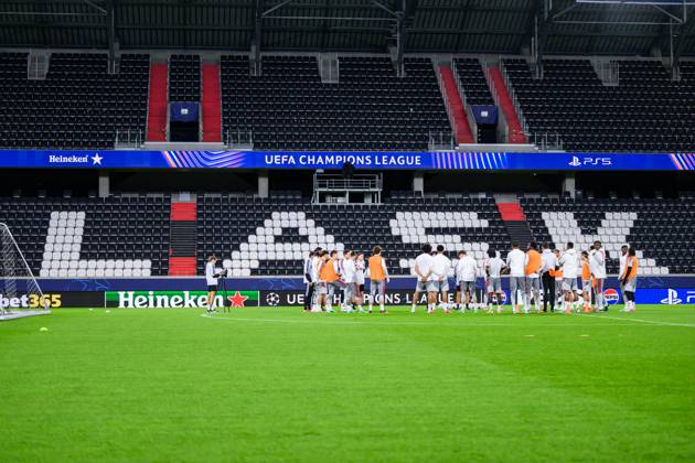 SOCCER - UEFA CL, LASK vs Liverpool LINZ,AUSTRIA,13.OCT.26 - SOCCER - UEFA Champions League, Linzer ASK vs Liverpool FC, preview, training Liverpool. Image shows the team of Liverpool.  GEPAxpictures xChristianxMoser
