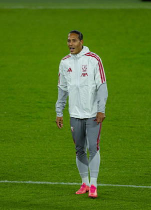 Football - UEFA Champions League - LASK v Liverpool FC - MD-1 LINZ, AUSTRIA - Tuesday, October 13, 2026: Liverpool s captain Virgil van Dijk during a training session ahead of the UEFA Champions League 2026 27 League Phase MD2 match between LASK and Liverpool FC at the Oberösterreich Arena. (Photo by David Rawcliffe Propaganda) LINZ Oberösterreich Arena UPPER AUSTRIA AUSTRIA  Copyright: xDavidxRawcliffex P2026-10-13-LASK_Liverpool_MD-1_Training-6