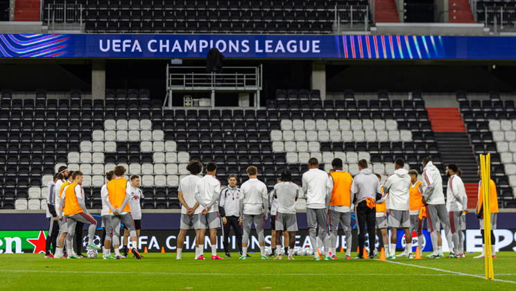 Football - UEFA Champions League - LASK v Liverpool FC - MD-1 LINZ, AUSTRIA - Tuesday, October 13, 2026: Liverpool s head coach Andoni Iraola during a training session ahead of the UEFA Champions League 2026 27 League Phase MD2 match between LASK and Liverpool FC at the Oberösterreich Arena. (Photo by David Rawcliffe Propaganda) LINZ Oberösterreich Arena UPPER AUSTRIA AUSTRIA  Copyright: xDavidxRawcliffex P2026-10-13-LASK_Liverpool_MD-1_Training-33