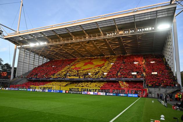 261013 RC Lens vs Sporting CP fans and supporters of Lens pictured with a giant tifo during the Uefa Champions League matchday 2 game in the League phase in season 2026 - 2027 between Racing Club de Lens and Sporting CP Lisbon on October 13 , 2026 in Lens, France. (Photo by David Catry Sportpix) Lens Stade Bollaert Delelis France  Copyright: xSportpixxDavidxCatryx