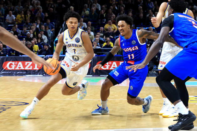 13.10.2026, Deutschland, GER, DEU, Basketball, Champions League (BCL), 1.Tag, Saison 2026 2027, Berlin, ALBA Berlin vs Igokea Jack Kayil( ALBA Berlin 7 ), Nate Pierre-Louis ( Igokea 11 ) nordphoto GmbH Engler Berlin Uber-Arena Berlin Deutschland Copyright: xNordphotox xEnglerx