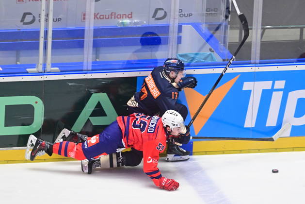Ice hockey, Eishockey Champions League match: HC Dynamo Pardubice vs Vaxjo Lakers Hockey Club in Pardubice, Czech Republic, October 13, 2026. From left Dominik Hrnicko of Pardubice, Morgan Anderberg of Vaxjo. (CTKxPhoto JosefxVostarek) CTKPhotoP2026101307314  CTKPhotoP2026101307314