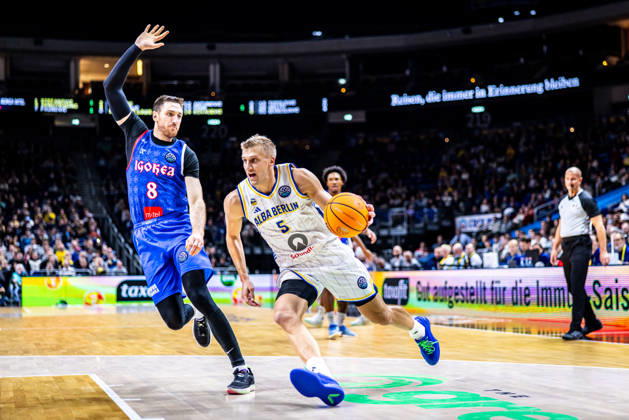 Basketball Berlin 13.10.2026 Saison 2026 2027 FIBA BCL Regular Season Group G Basketball Championsleague Alba Berlin - Igokea m:tel Aleksandrovac Sam Griesel (Alba Berlin, No.05) Aleksandar Lazic (Igokea, No.08)