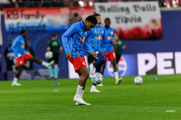 13.10.2026, GER, Fussball, Herren, UEFA Chempionsleague 2026 2027, RB Leipzig vs. PSV Eindhoven Christopher Nkunku (RB Leipzig 28) bei der Erwärmung Leipzig Red Bull Arena Sachsen Deutschland Copyright: xNordphoto Trienitzx