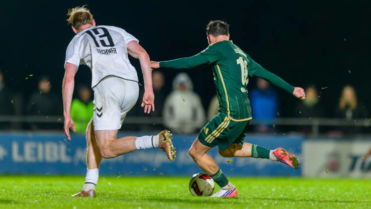 13.10.2026 - Fussball - Saison 2026 2027 - Regionalliga Bayern - 14. Spieltag: SC Eltersdorf - SV Wacker Burghausen - JoTe - xjoxtex - Luca Lechner (13, SV Wacker Burghausen ) Marco Niedermayer (16, SC Eltersdorf ) Treffer Tor Torschuß