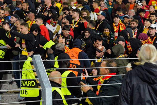FOOTBALL : RC Lens vs Sporting Club Portugal - Ligue des Champions - Phase de Ligue - Journée 2 - 13 10 2026 Echauffourées en fin de match entre les supporters Lensois et Portugais LensFrance  Copyright: xBaptistexAutissierx