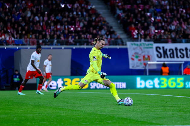 Abstoss durch Maarten Vandevoordt (RB Leipzig, 26), GER, RB Leipzig vs. PSV Eindhoven, Fussball, UEFA Champions League, 2. Spieltag, Spielzeit 2026 2027, 13.10.2026 GER, RB Leipzig vs. PSV Eindhoven, Fussball, UEFA Champions League, 2. Spieltag, Spielzeit 2026 2027, 13.10.2026 Deutschland Copyright: xEibner-Pressefoto LauraxRoemerx EP_LRR