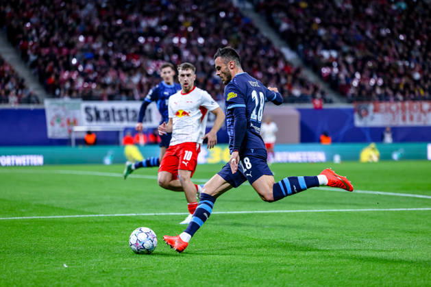 Filip Kostic (PSV Eindhoven, 18) schiesst den Ball, Flanke, Schuss, GER, RB Leipzig vs. PSV Eindhoven, Fussball, UEFA Champions League, 2. Spieltag, Spielzeit 2026 2027, 13.10.2026 GER, RB Leipzig vs. PSV Eindhoven, Fussball, UEFA Champions League, 2. Spieltag, Spielzeit 2026 2027, 13.10.2026 Deutschland Copyright: xEibner-Pressefoto LauraxRoemerx EP_LRR