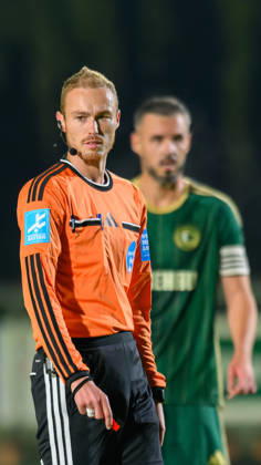 13.10.2026 - Fussball - Saison 2026 2027 - Regionalliga Bayern - 14. Spieltag: SC Eltersdorf - SV Wacker Burghausen - JoTe - xjoxtex - Stefan Treiber ( Schiedsrichter ) Maximilian Göbhardt Goebhardt (10, SC Eltersdorf )