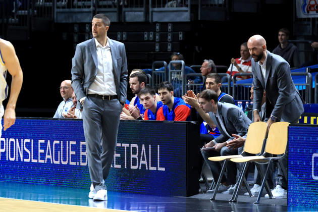 13.10.2026, Deutschland, GER, DEU, Basketball, Champions League (BCL), 1.Tag, Saison 2026 2027, Berlin, ALBA Berlin vs Igokea CHEFTRAINER Nenad Stefanovic ( Igokea ), Igokea-Spielerbank nordphoto GmbH Engler Berlin Uber-Arena Berlin Deutschland Copyright: xNordphotox xEnglerx