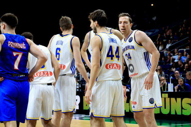 13.10.2026, Deutschland, GER, DEU, Basketball, Champions League (BCL), 1.Tag, Saison 2026 2027, Berlin, ALBA Berlin vs Igokea ALBA-Spielerkreis, Justin Bean ( ALBA Berlin 34 ) nordphoto GmbH Engler Berlin Uber-Arena Berlin Deutschland Copyright: xNordphotox xEnglerx