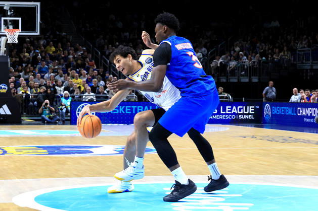 13.10.2026, Deutschland, GER, DEU, Basketball, Champions League (BCL), 1.Tag, Saison 2026 2027, Berlin, ALBA Berlin vs Igokea BRANDON ANGEL ( ALBA Berlin 21 ), Joel Armotrading ( Igokea 3 ) nordphoto GmbH Engler Berlin Uber-Arena Berlin Deutschland Copyright: xNordphotox xEnglerx