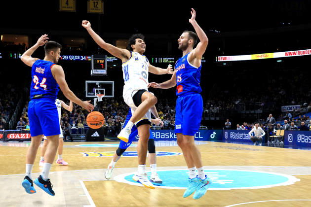 13.10.2026, Deutschland, GER, DEU, Basketball, Champions League (BCL), 1.Tag, Saison 2026 2027, Berlin, ALBA Berlin vs Igokea BRANDON ANGEL ( ALBA Berlin 21 ), Djordje Topolovic ( Igokea 15 ), Armin Hrstic ( Igokea 24 ) nordphoto GmbH Engler Berlin Uber-Arena Berlin Deutschland Copyright: xNordphotox xEnglerx