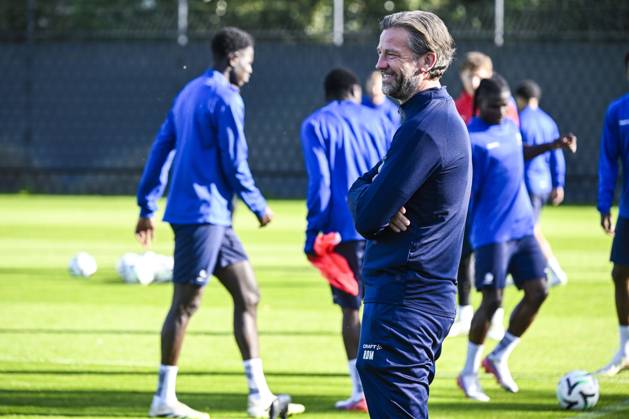 Gent s head coach Rik De Mil pictured during a training session of Belgian soccer team KAA Gent, Wednesday 14 October 2026 in Gent. The team is preparing for the opening match of the UEFA Conference League league phase against Danish Aarhus GF tomorrow. TOMxGOYVAERT  x189774893x