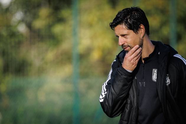 Anderlecht s head coach Vitor Bruno pictured during a training session of Belgian soccer team RSC Anderlecht, Wednesday 14 October 2026 in Brussels. The team is preparing for the second match of the UEFA Europa League league phase against Croatian GNK Dinamo Zagreb tomorrow. KURTxDESPLENTER  x189777849x