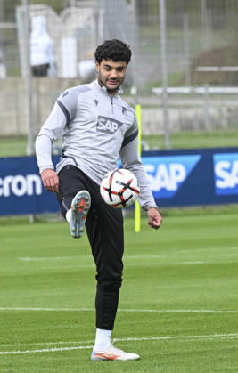 Hoffenheim complete preparations for UEFA Europa League clash with Besiktas SINSHEIM, GERMANY - OCTOBER 14: Ozan Kabak of Hoffenheim takes part in a training session at the club s facilities under head coach Christian Ilzer ahead of their UEFA Europa League Matchday 2 game against Besiktas in Sinsheim, Germany, on October 14, 2026. Halil Sagirkaya Anadolu Sinsheim Germany. Editorial use only. Please get in touch for any other usage.  Copyright: x2026xAnadoluxHalilxSagirkayax