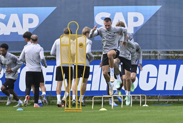 Hoffenheim complete preparations for UEFA Europa League clash with Besiktas SINSHEIM, GERMANY - OCTOBER 14: Hoffenheim players take part in a training drill at the club s facilities under head coach Christian Ilzer ahead of their UEFA Europa League Matchday 2 game against Besiktas in Sinsheim, Germany, on October 14, 2026. Halil Sagirkaya Anadolu Sinsheim Germany. Editorial use only. Please get in touch for any other usage.  Copyright: x2026xAnadoluxHalilxSagirkayax