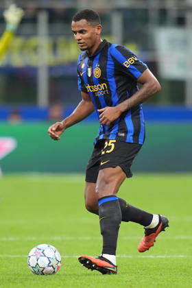 Inter Milan s Manuel Akanji during the Uefa Champions League soccer match between Inter and Club Brugge at San Siro Stadium in Milan , Italy - October 13 , 2026. - Soccer Copyright: xSpada LaPressex