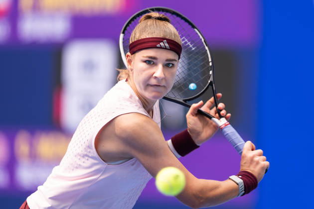 2026 WTA, Tennis Damen Wuhan Open: Karolina Muchova - Caty McNally in China - 14 Oct. Karolina Muchova of Czechia seen in action with Caty McNally of USA (Not in view) during the Wuhan Open final match at the Optics Valley International Tennis Center. Karolina Muchova defeated Caty McNally with a score of 3-6, 7-6, 7-6. Wuhan China Copyright: xRenxYongx xSOPAxImagesx DSC08546