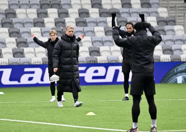 KuPS Kuopio complete preparations for Trabzonspor clash KUOPIO, FINLAND - OCTOBER 14: KuPS Kuopio players train under head coach Miika Nuutinen at Tammelan Stadium as they complete preparations for their UEFA Conference League opening-week match against Trabzonspor in Kuopio, Finland, on October 14, 2026. Seyit Ahmet Eksik Anadolu Kuopio Finland. Editorial use only. Please get in touch for any other usage.  Copyright: x2026xAnadoluxSeyitxAhmetxEksikx