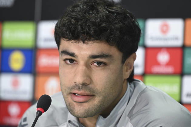 Hoffenheim s press conference, PK, Pressekonferenz ahead of Besiktas match SINSHEIM, GERMANY - OCTOBER 14: Hoffenheim head coach Christian Ilzer and defender Ozan Kabak (seen) speak during a press conference ahead of their UEFA Europa League Week 2 match against Besiktas, on October 14, 2026 in Sinsheim, Germany Halil Sagirkaya Anadolu Sinsheim Germany. Editorial use only. Please get in touch for any other usage.  Copyright: x2026xAnadoluxHalilxSagirkayax