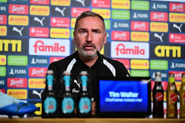 14.10.2026, Fußball, Herren, 2.BL (Bundesliga), Saison 2026 2027, Holstein Kiel Pressekonferenz mit Trainer Tim Walter vor dem Spiel am Freitag gegen Hertha BSC Berlin, KSV Tim Walter bei der PK Kiel, nähe Holstein-Stadion Holstein-Stadion, Presseraum Schleswig-Holstein Deutschland