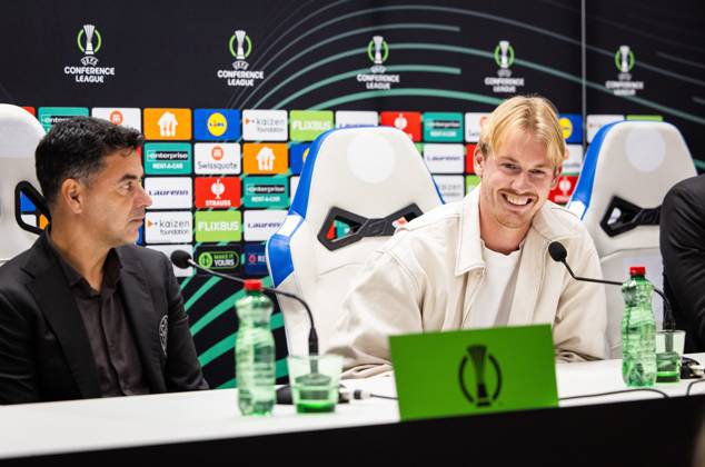 SPLIT - Ajax coach Michel Sanchez and Julian Brandt of Ajax during a press conference, PK, Pressekonferenz the day before the Conference League match between Hadjuk Split and Ajax at the Poljud Stadium. SONNY LENSEN ANP xVIxANPxSportx xxANPxIVx 572434947 originalFilename: 572434947.jpg