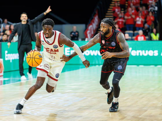 Souley Boum (UCAM Murcia, 00), Jordan Jones (BMA365 Bamberg Baskets, 04), BMA365 Bamberg Baskets vs. UCAM Murcia, Basketball, Basketball Champions League, 3. Spieltag, 14.10.2026 BMA365 Bamberg Baskets vs. UCAM Murcia, Basketball, Basketball Champions League, 3. Spieltag, 14.10.2026 Bamberg Copyright: xEibner-Pressefoto G.xSantemizx EP_EER