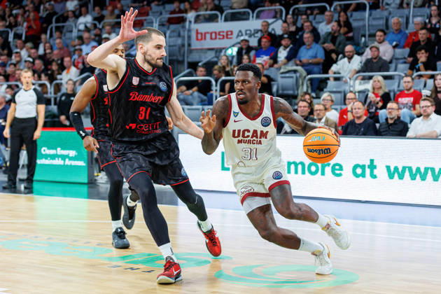 Daniel Keppeler (BMA365 Bamberg Baskets, 31), Dylan Ennis (UCAM Murcia, 31), BMA365 Bamberg Baskets vs. UCAM Murcia, Basketball, Basketball Champions League, 3. Spieltag, 14.10.2026 BMA365 Bamberg Baskets vs. UCAM Murcia, Basketball, Basketball Champions League, 3. Spieltag, 14.10.2026 Bamberg Copyright: xEibner-Pressefoto G.xSantemizx EP_EER