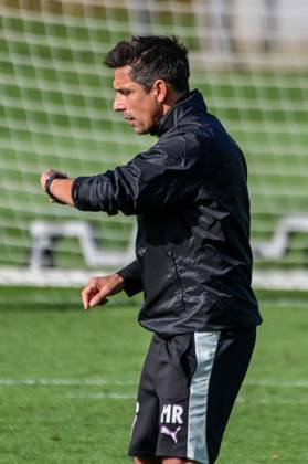 Trainer Marcel Rapp ( Pauli ) schaut auf die Uhr Deutschland , Hamburg , Trainingsgelände an der Kollaustrasse , Fussball , 2. Bundesliga , FC St Pauli