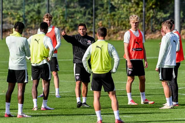 Trainer Marcel Rapp ( Pauli ) Deutschland , Hamburg , Trainingsgelände an der Kollaustrasse , Fussball , 2. Bundesliga , FC St Pauli