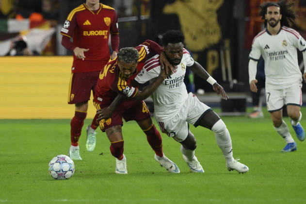 Roma’s Wesley fights for the ball with Real Madrid’s Vinicius Junior during the Uefa Champions League soccer match between AS Roma and Real Madrid at the Olympic Stadium in Rome, Italy - Wednesday, October 14, 2026. - Soccer .  Copyright: xFabrizioxCorradetti LaPressex