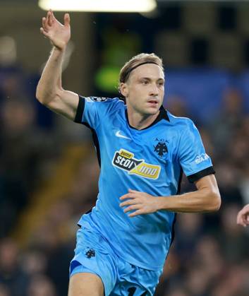 Lovro Majer of AEK Athens celebrates scoring their side s first goal of the game Shakhtar Donetsk v AEK, UEFA Champions League, Football, Stamford Bridge, London, UK - 14 Oct 2026London Stamford Bridge United Kingdom  Copyright: xGeorgexTewkesbury Shutterstockx 17215606bh